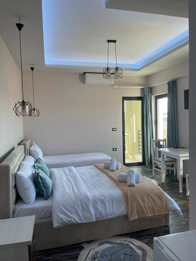 Isi Hotel